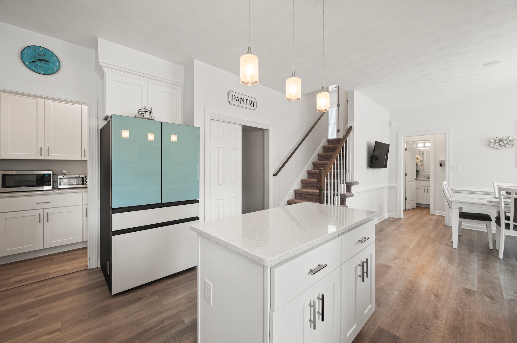 The Ultimate *Business* Guide to Real Estate Photography